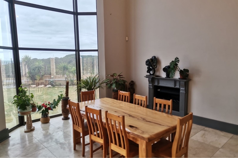 5 Bedroom Property for Sale in Bluewater Bay Eastern Cape
